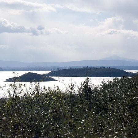 Aparthotel Antico Casale Tiravento Passignano sul Trasimeno Exterior foto