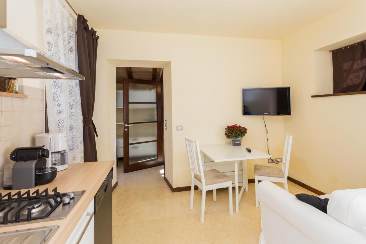 Aparthotel Antico Casale Tiravento Passignano sul Trasimeno Exterior foto