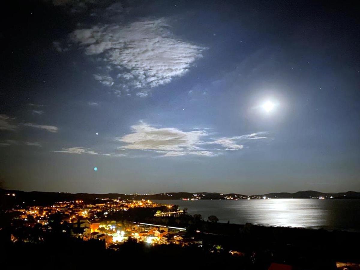 Aparthotel Antico Casale Tiravento Passignano sul Trasimeno Exterior foto