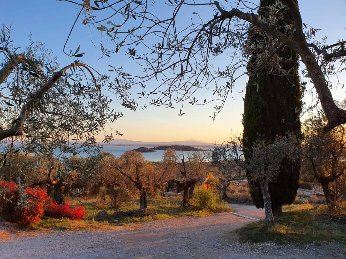 Aparthotel Antico Casale Tiravento Passignano sul Trasimeno Exterior foto
