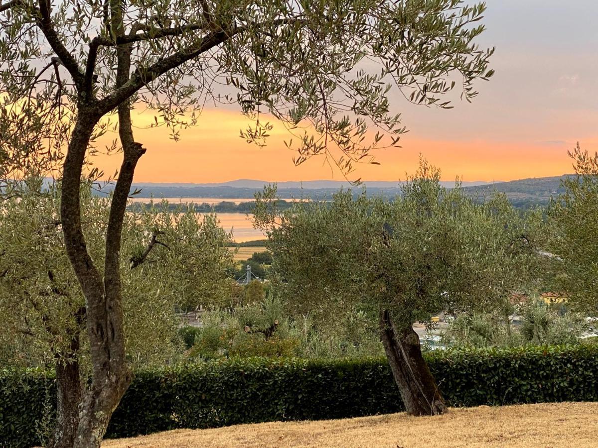 Aparthotel Antico Casale Tiravento Passignano sul Trasimeno Exterior foto