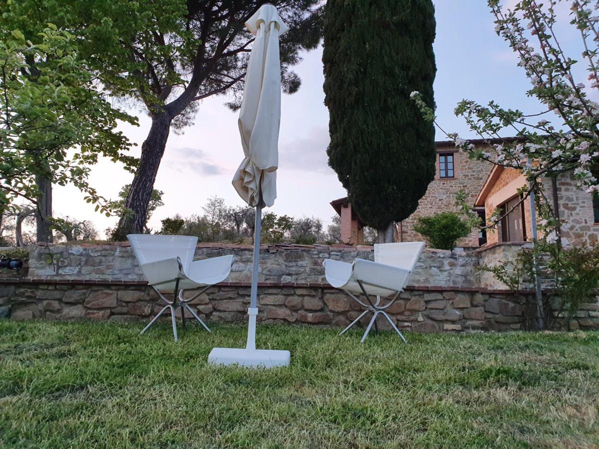Aparthotel Antico Casale Tiravento Passignano sul Trasimeno Exterior foto