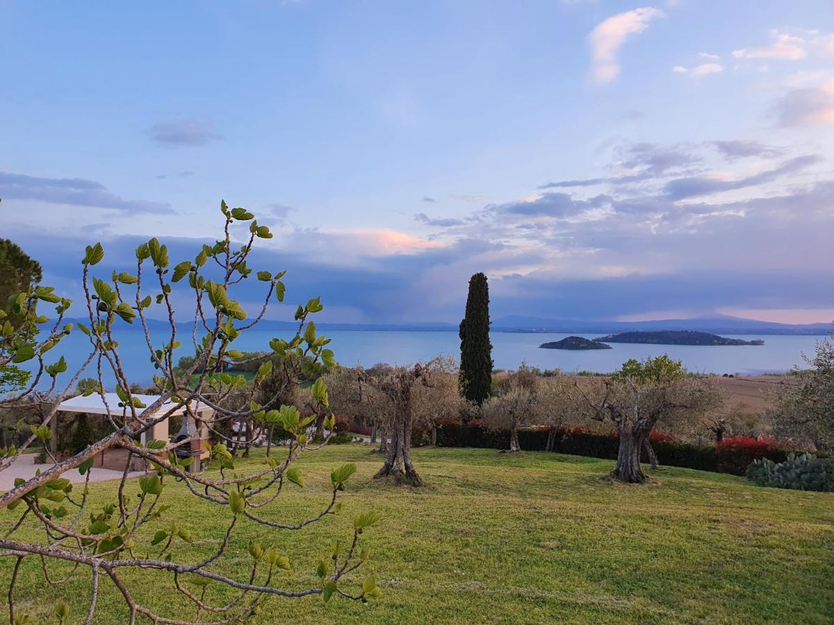 Aparthotel Antico Casale Tiravento Passignano sul Trasimeno Exterior foto