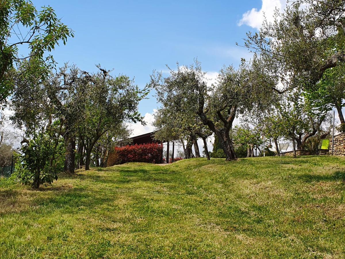 Aparthotel Antico Casale Tiravento Passignano sul Trasimeno Exterior foto
