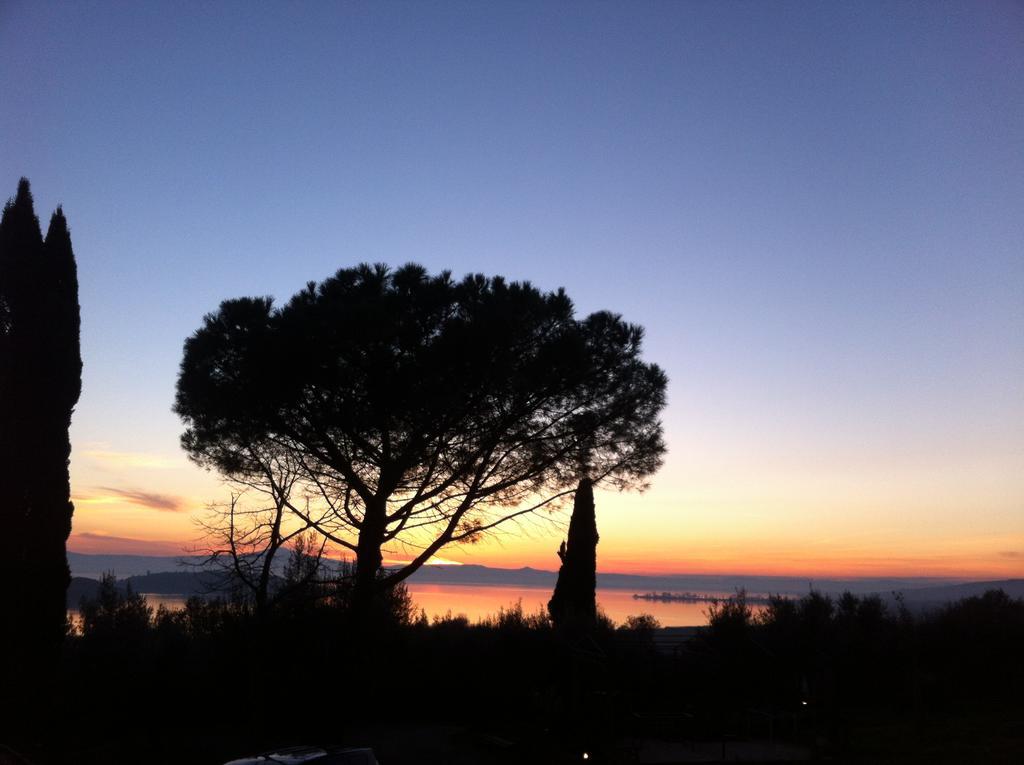 Aparthotel Antico Casale Tiravento Passignano sul Trasimeno Exterior foto