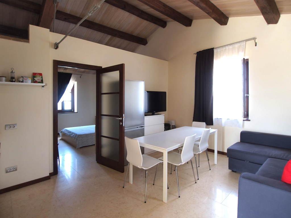Aparthotel Antico Casale Tiravento Passignano sul Trasimeno Habitación foto