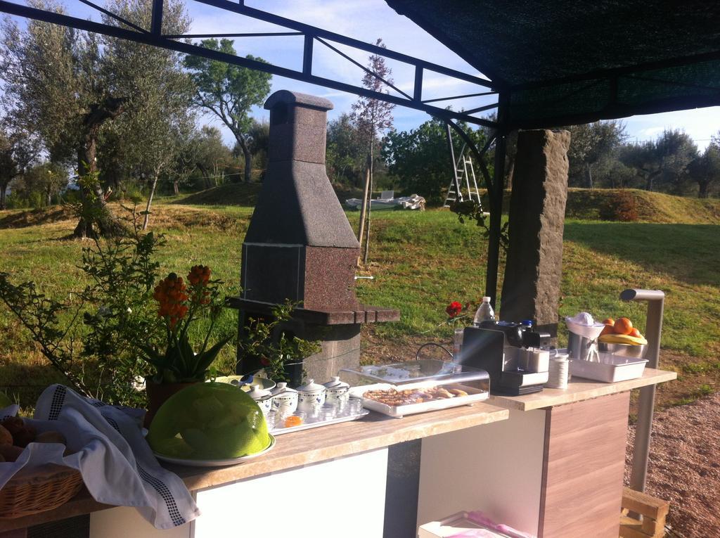 Aparthotel Antico Casale Tiravento Passignano sul Trasimeno Exterior foto