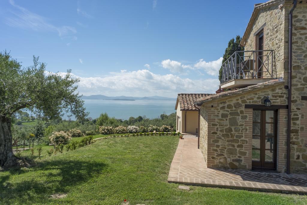 Aparthotel Antico Casale Tiravento Passignano sul Trasimeno Exterior foto