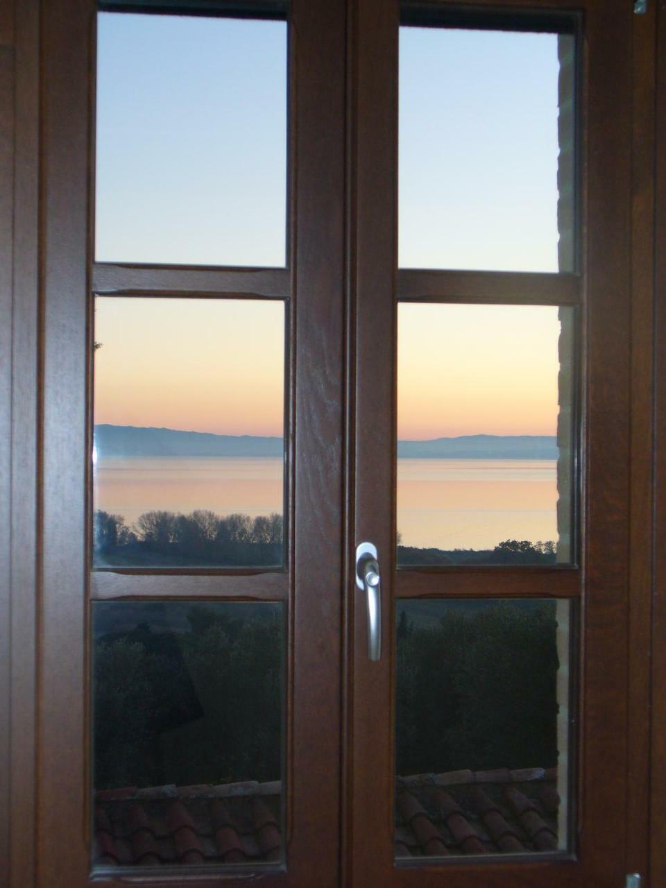 Aparthotel Antico Casale Tiravento Passignano sul Trasimeno Exterior foto